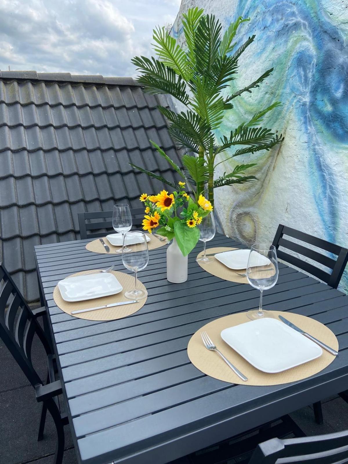 The Rooftop - A Trendy New Apartment With Airconditioning, Large Terrace & Free Parking Ostend Exterior photo